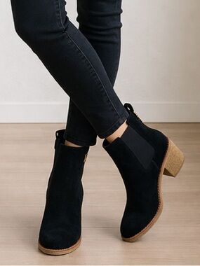 Lauren Ralph Lauren Marianna Water-Repellent Suede
Bootie